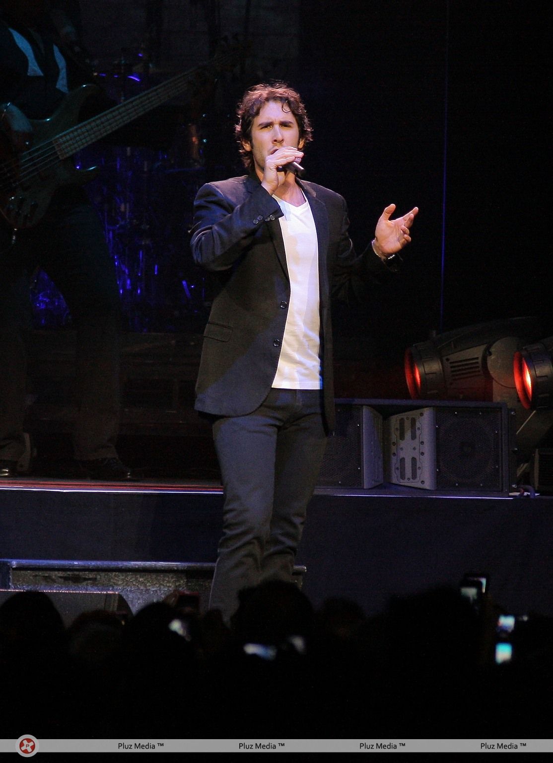 Josh Groban performs at the Bank Atlantic Center | Picture 111505